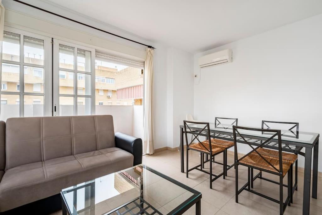 Centric And Spacious Flat With Free Car Park Daire Sevilla Dış mekan fotoğraf